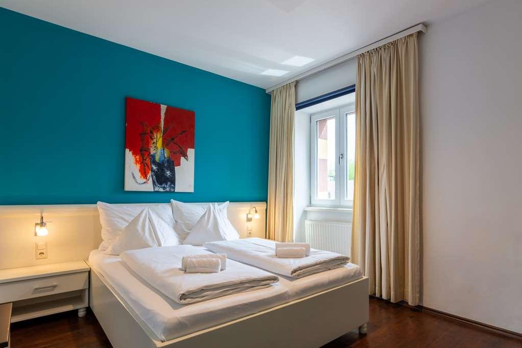 Western Strasser Hotel